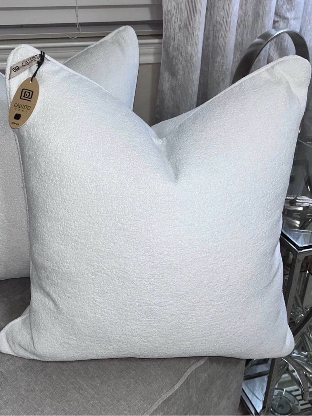 1-NWT CALLISTO HOME VELVET BOUCLE DECORATIVE THROW PILLOW (T01130F11)
